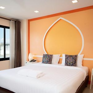 Deluxe 24 hours of Room
